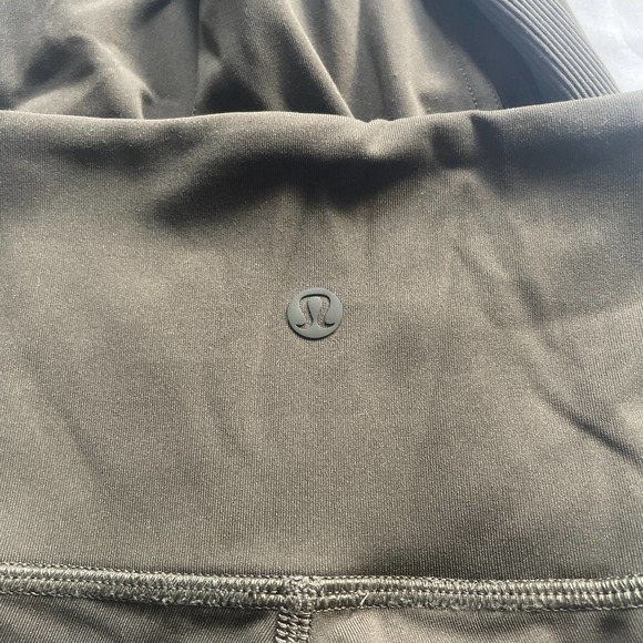 Lululemon Olive Green Ribbed Leggings with Pocket Size 4 - Picture 5 of 6